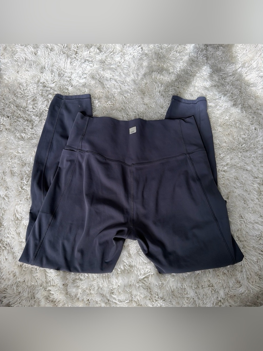 Vuori all the form leggings with drop in pockets